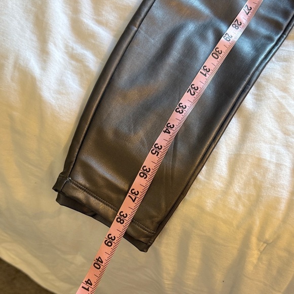 Express Metallic Gray Leggings - Picture 3 of 4